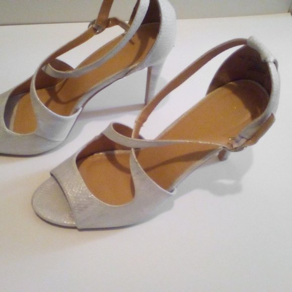 NEW IN BOX - METAPHOR SNAKE SKIN DESIGN OPEN TOE 4" STILETTO'S - Picture 3 of 6